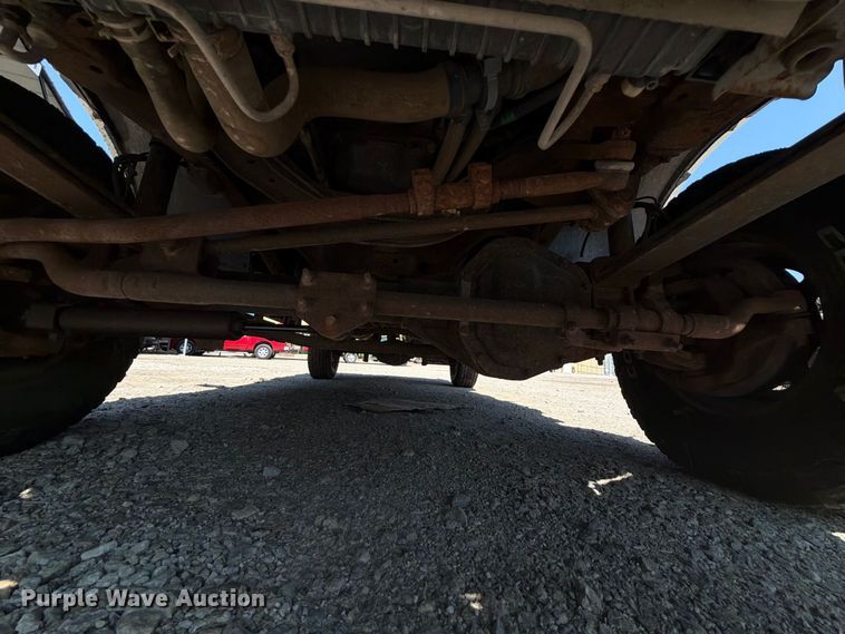image for item FK5264 2004 Ford F250 Super Duty flatbed pickup truck
