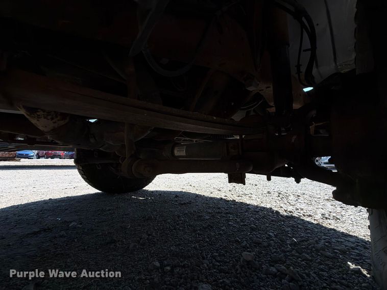 image for item FK5264 2004 Ford F250 Super Duty flatbed pickup truck