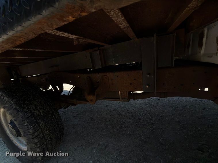 image for item FK5264 2004 Ford F250 Super Duty flatbed pickup truck
