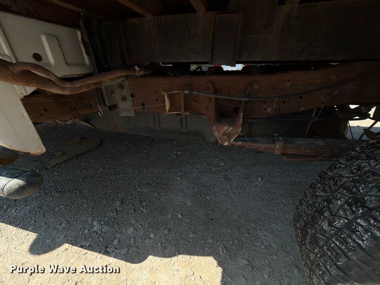 image for item FK5264 2004 Ford F250 Super Duty flatbed pickup truck