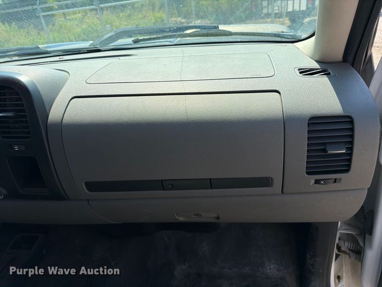 image for item FK5266 2008 Chevrolet Silverado 2500HD pickup truck