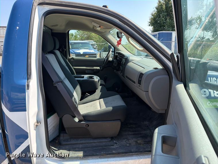 image for item FK5266 2008 Chevrolet Silverado 2500HD pickup truck