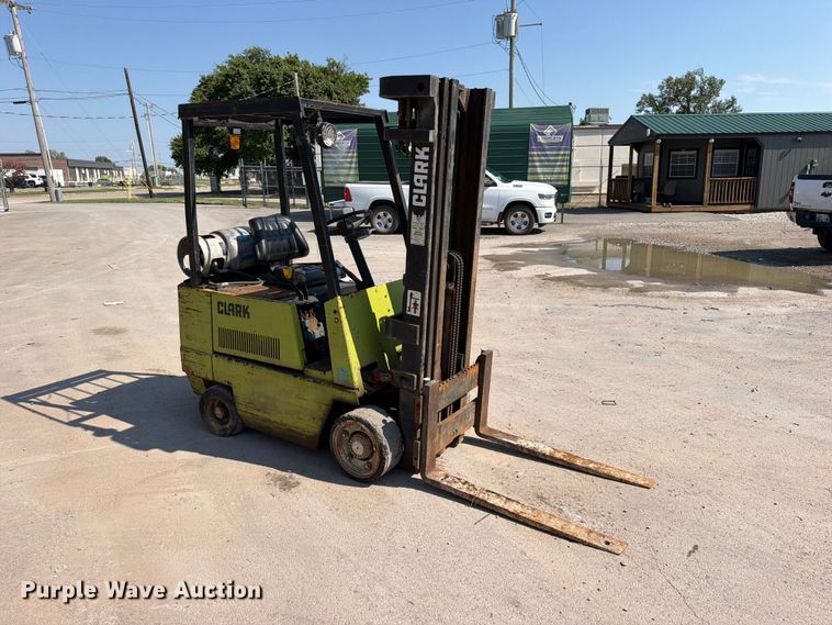 image for item FK5268 Clark GCS 17S forklift