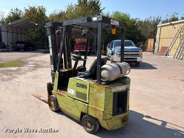 image for item FK5268 Clark GCS 17S forklift