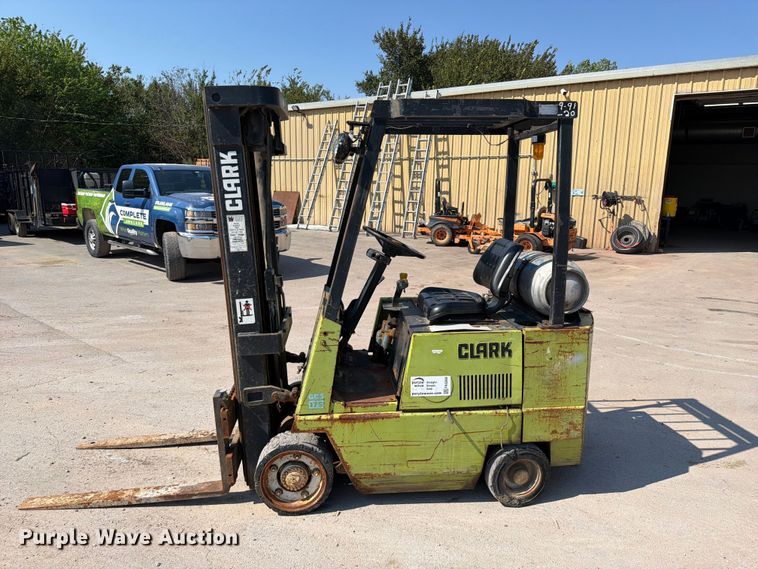 image for item FK5268 Clark GCS 17S forklift