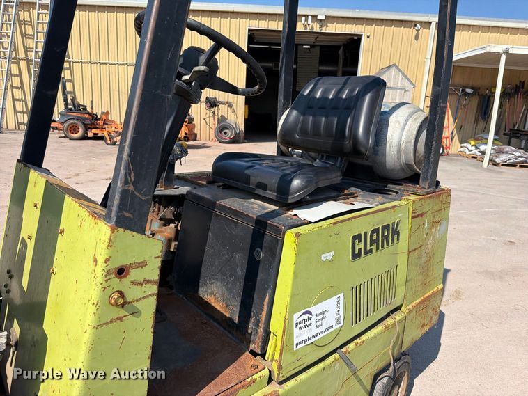 image for item FK5268 Clark GCS 17S forklift