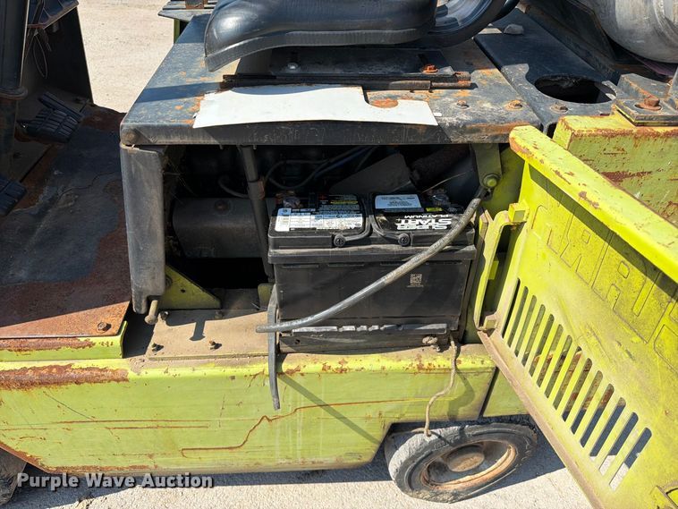 image for item FK5268 Clark GCS 17S forklift