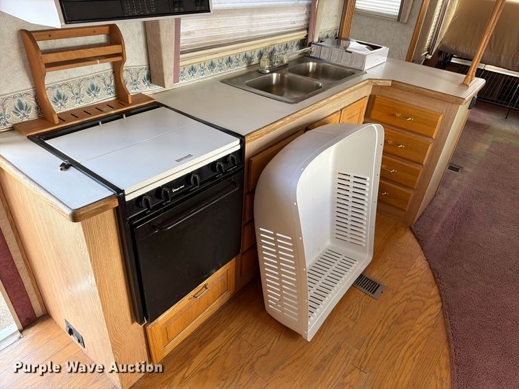 image for item FM7640 1999 Forest River Cardinal Towables camper