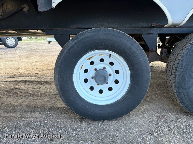 image for item FM7640 1999 Forest River Cardinal Towables camper