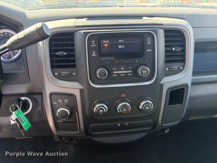 image for item FM7649 2014 RAM 1500 Ext. Cab pickup truck