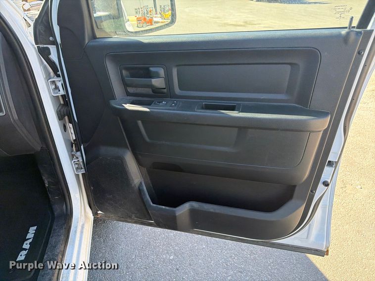 image for item FM7649 2014 RAM 1500 Ext. Cab pickup truck