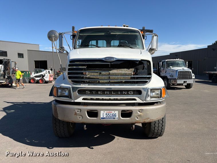 image for item FM7650 2006 Sterling L9500 flatbed truck