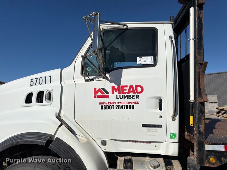 image for item FM7650 2006 Sterling L9500 flatbed truck