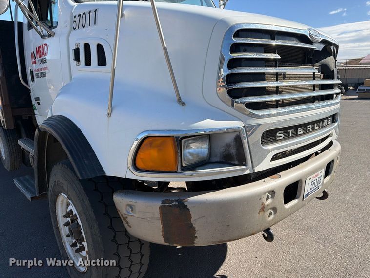 image for item FM7650 2006 Sterling L9500 flatbed truck