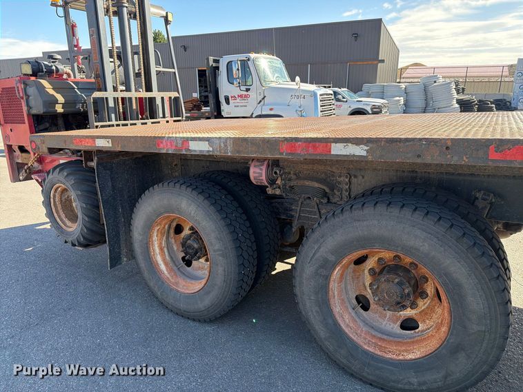 image for item FM7650 2006 Sterling L9500 flatbed truck