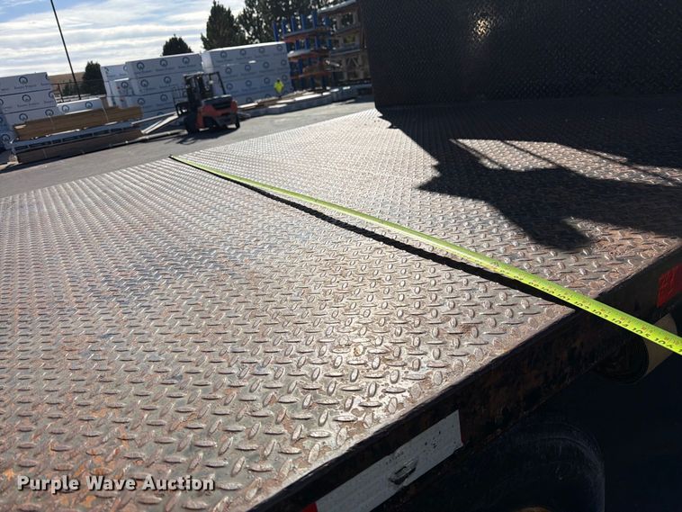 image for item FM7650 2006 Sterling L9500 flatbed truck