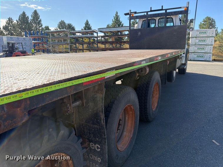 image for item FM7650 2006 Sterling L9500 flatbed truck