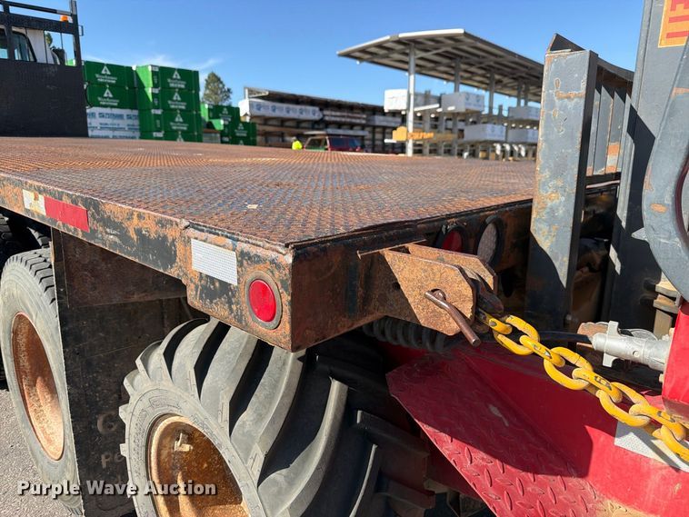 image for item FM7650 2006 Sterling L9500 flatbed truck
