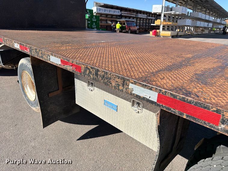 image for item FM7650 2006 Sterling L9500 flatbed truck