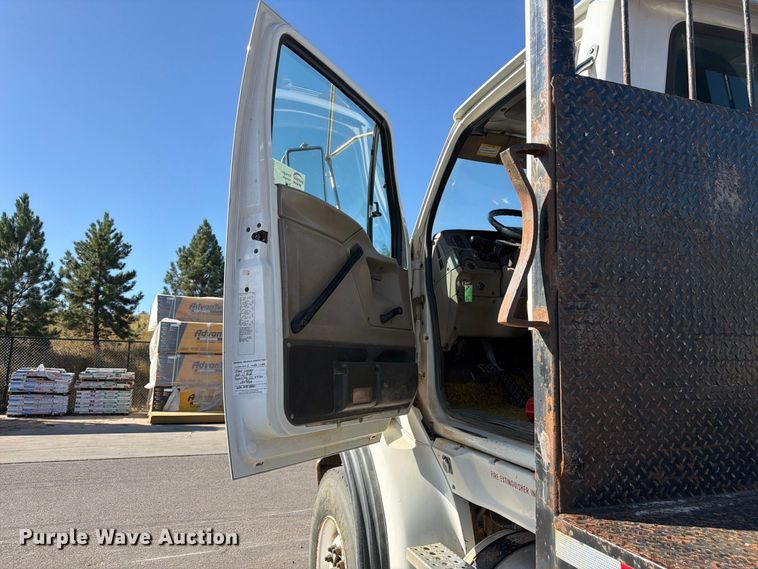 image for item FM7650 2006 Sterling L9500 flatbed truck