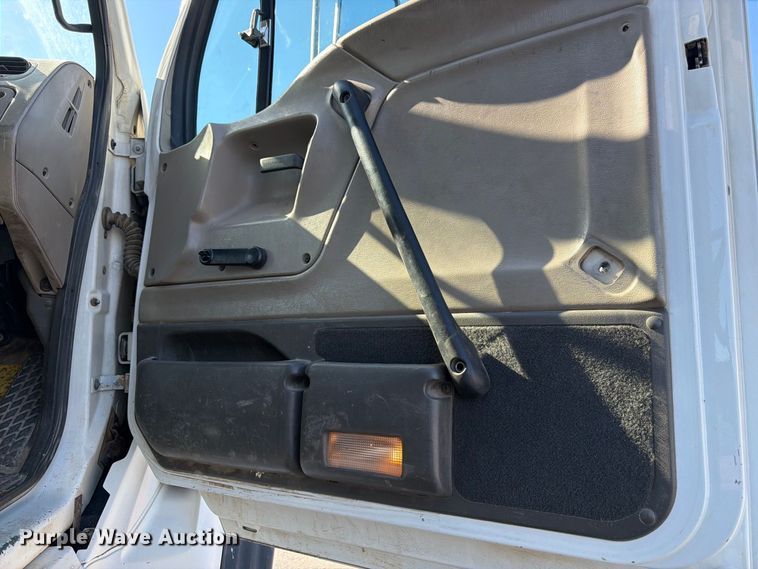 image for item FM7650 2006 Sterling L9500 flatbed truck