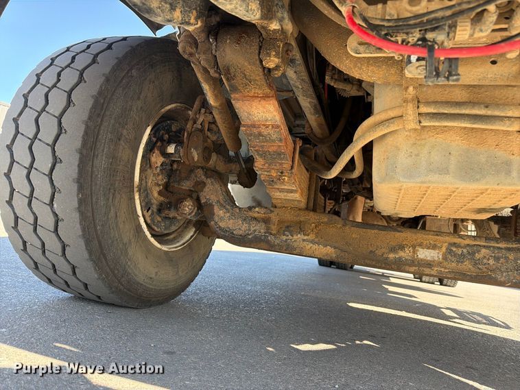 image for item FM7650 2006 Sterling L9500 flatbed truck