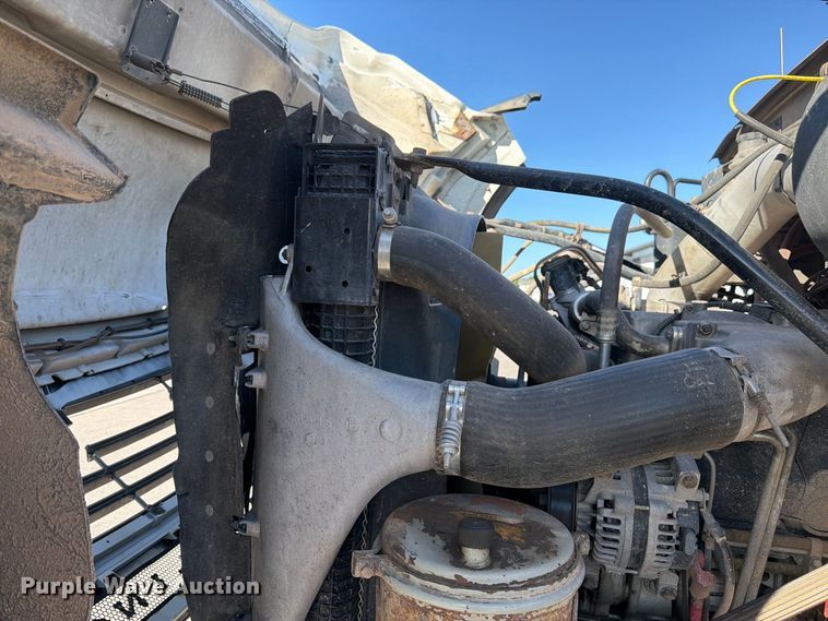 image for item FM7650 2006 Sterling L9500 flatbed truck
