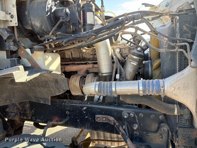 image for item FM7650 2006 Sterling L9500 flatbed truck