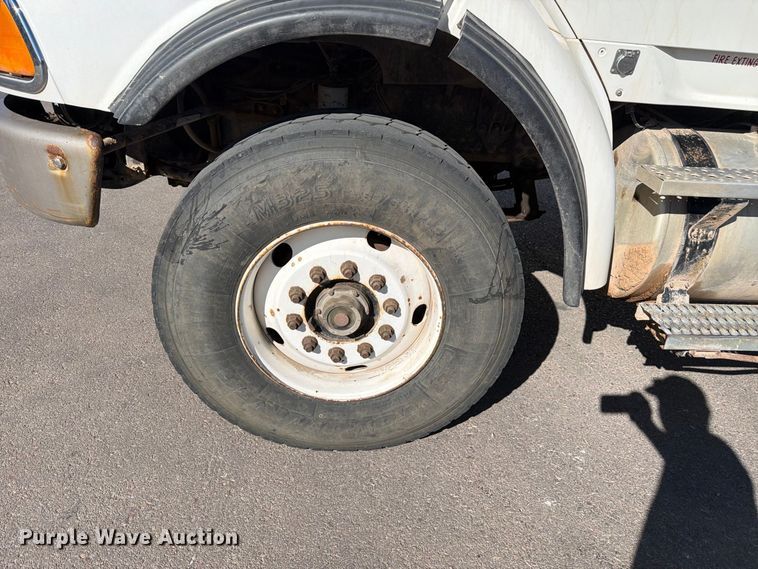 image for item FM7650 2006 Sterling L9500 flatbed truck