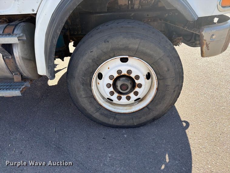 image for item FM7650 2006 Sterling L9500 flatbed truck