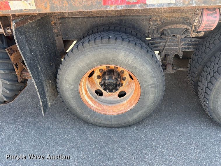 image for item FM7650 2006 Sterling L9500 flatbed truck