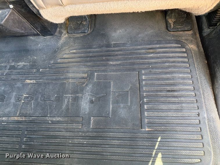 image for item FM7659 2017 Ford F250 Super Duty Crew Cab flatbed pickup truck