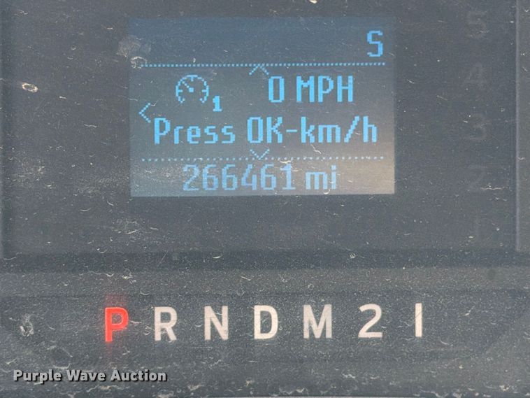 image for item FM7659 2017 Ford F250 Super Duty Crew Cab flatbed pickup truck