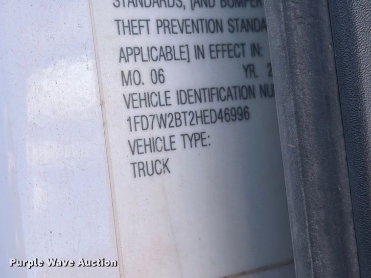image for item FM7659 2017 Ford F250 Super Duty Crew Cab flatbed pickup truck