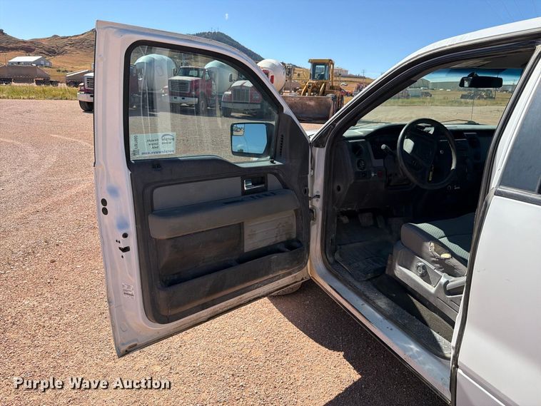 image for item FM7660 2013 Ford F150 Ext. Cab pickup truck