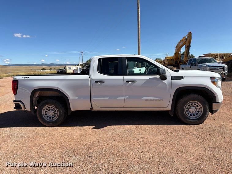 image for item FM7661 2020 GMC Sierra 1500 Ext. Cab pickup truck