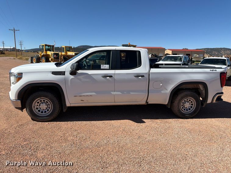 image for item FM7661 2020 GMC Sierra 1500 Ext. Cab pickup truck