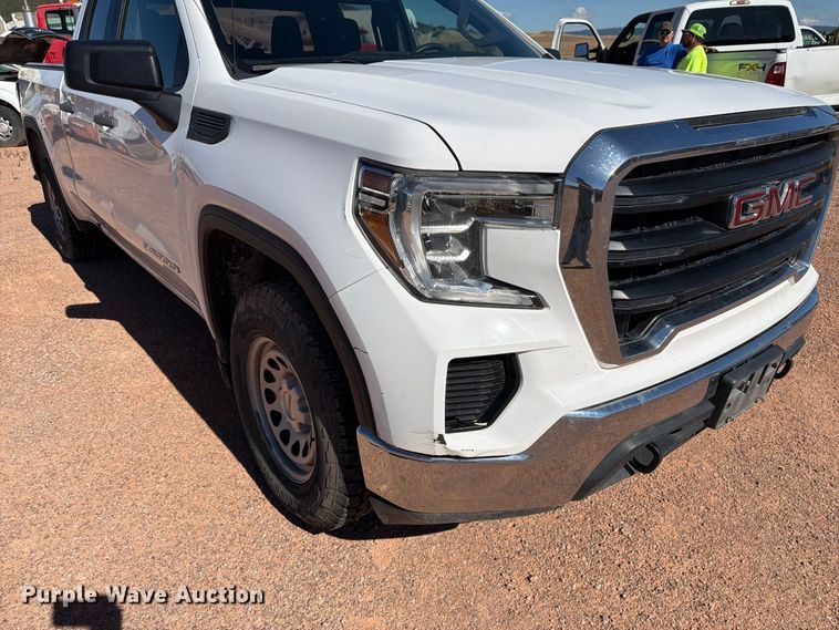 image for item FM7661 2020 GMC Sierra 1500 Ext. Cab pickup truck