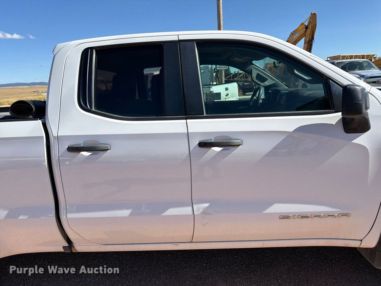 image for item FM7661 2020 GMC Sierra 1500 Ext. Cab pickup truck
