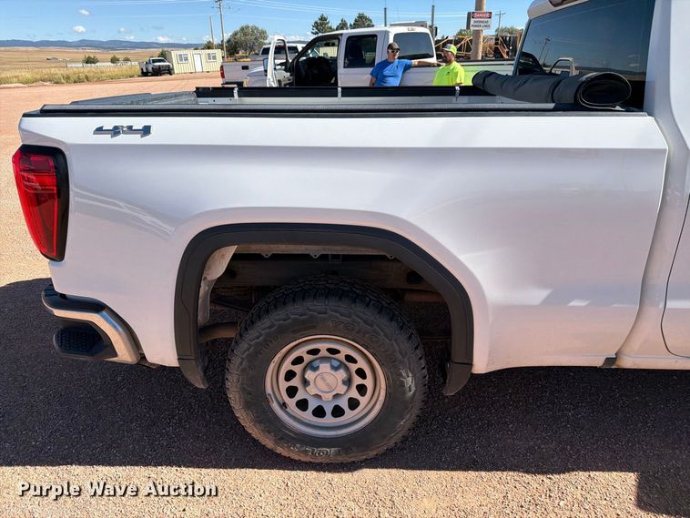 image for item FM7661 2020 GMC Sierra 1500 Ext. Cab pickup truck