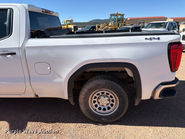 image for item FM7661 2020 GMC Sierra 1500 Ext. Cab pickup truck