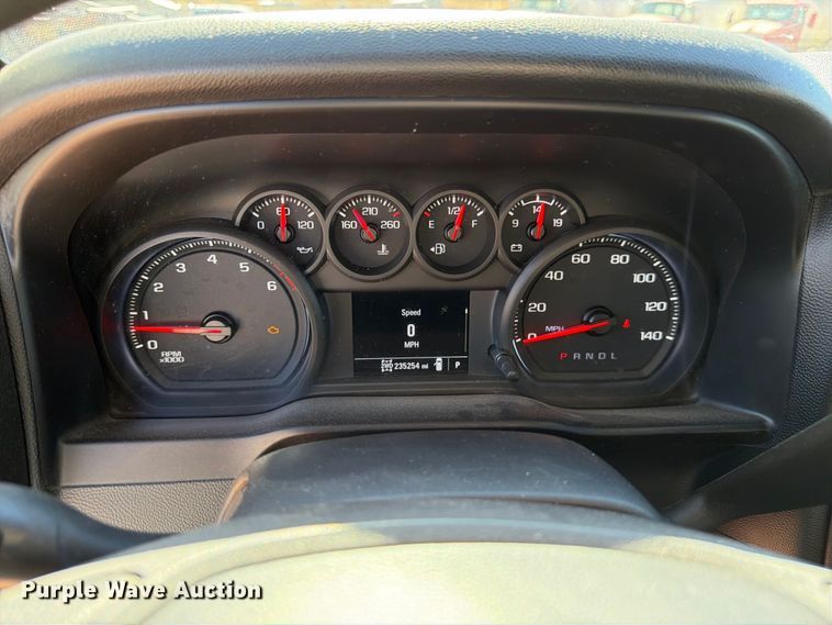 image for item FM7661 2020 GMC Sierra 1500 Ext. Cab pickup truck
