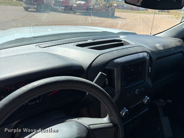 image for item FM7661 2020 GMC Sierra 1500 Ext. Cab pickup truck