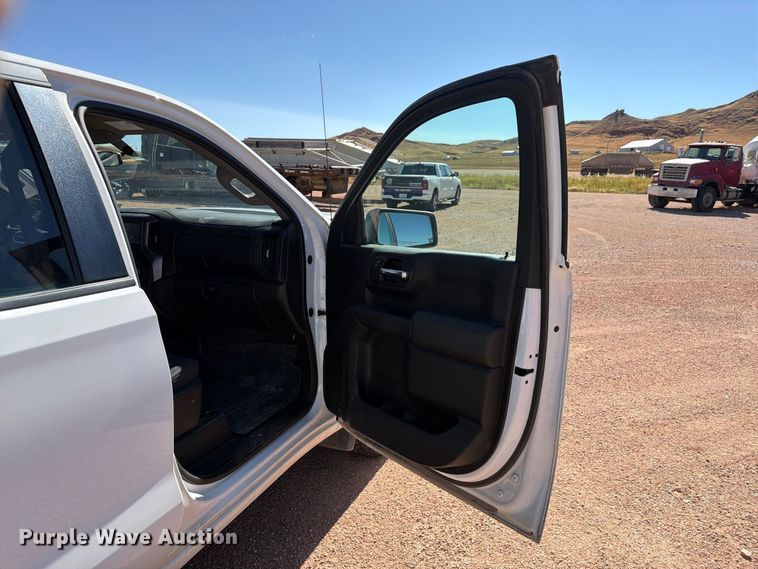 image for item FM7661 2020 GMC Sierra 1500 Ext. Cab pickup truck