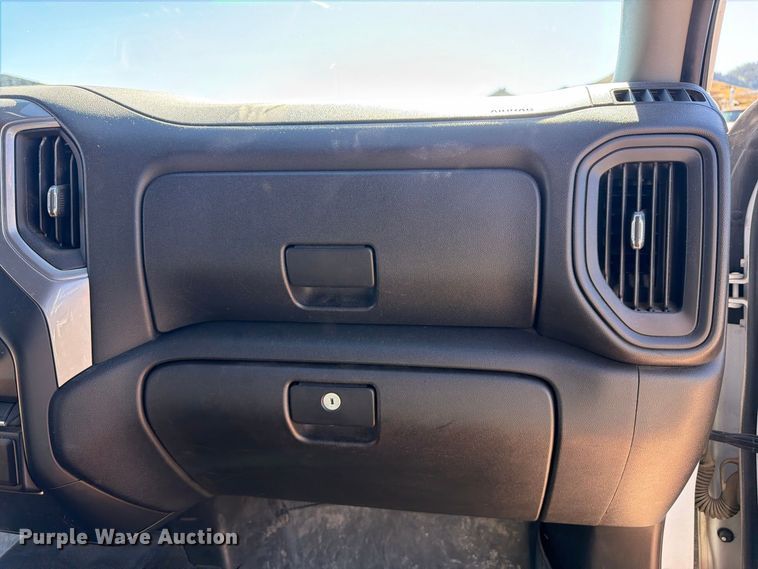 image for item FM7661 2020 GMC Sierra 1500 Ext. Cab pickup truck