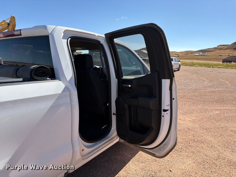 image for item FM7661 2020 GMC Sierra 1500 Ext. Cab pickup truck