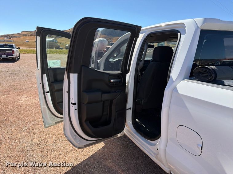 image for item FM7661 2020 GMC Sierra 1500 Ext. Cab pickup truck