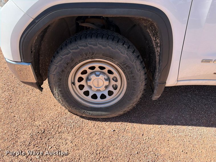 image for item FM7661 2020 GMC Sierra 1500 Ext. Cab pickup truck