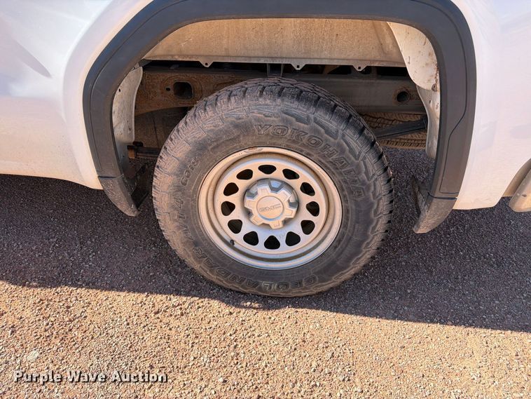 image for item FM7661 2020 GMC Sierra 1500 Ext. Cab pickup truck