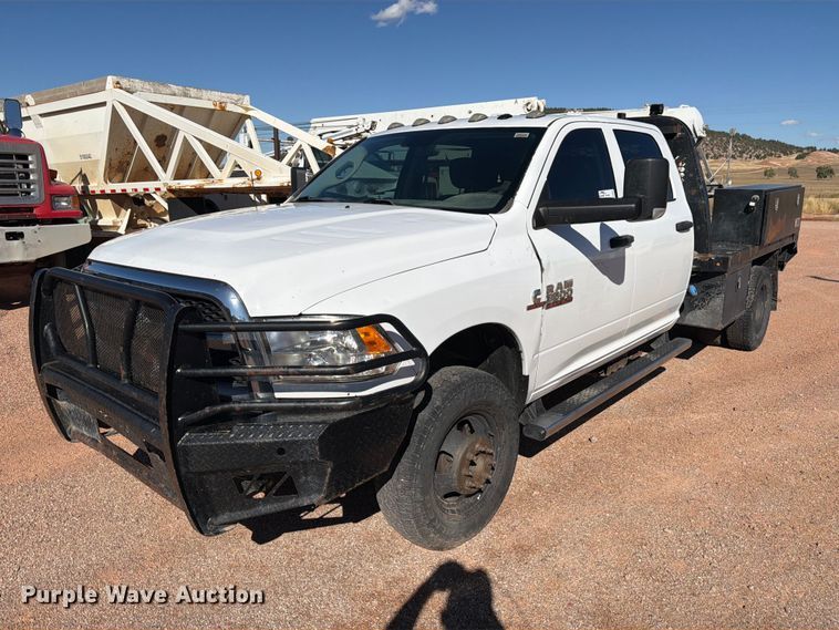 2018 RAM 3500 Crew Cab flatbed pickup truck